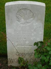 Etaples Military Cemetery - Murdoch, W